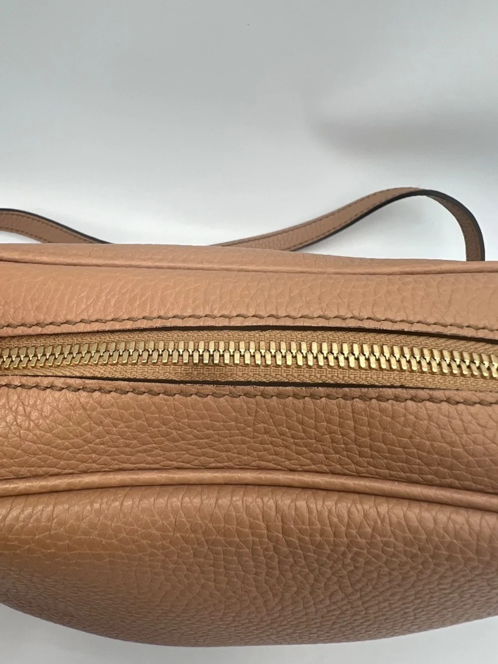 GUCCI Pebbled Calfskin Small Soho Disco Bag Preloved